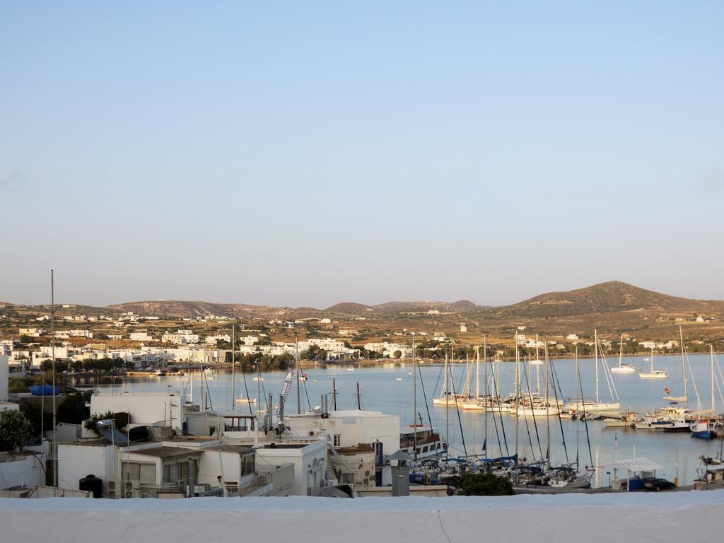 Hotel Adamas Bagian luar foto