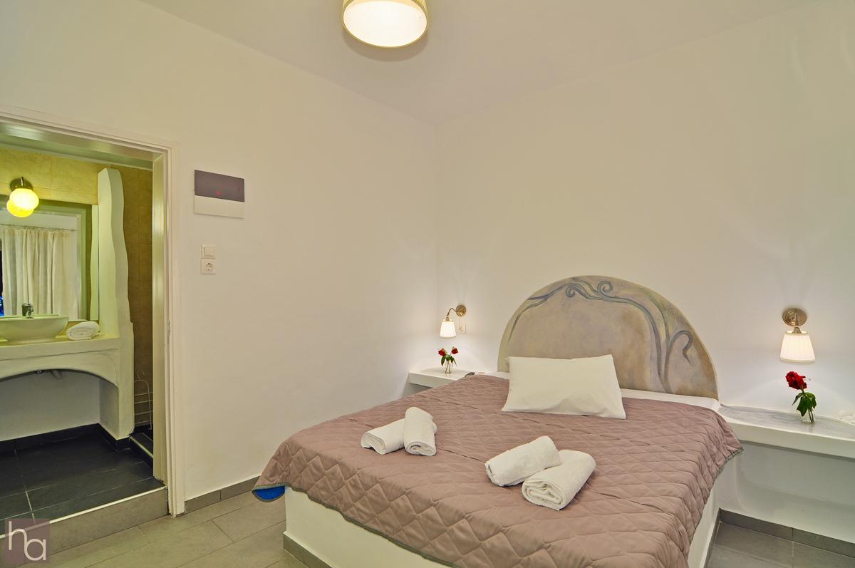 Hotel Adamas Bagian luar foto