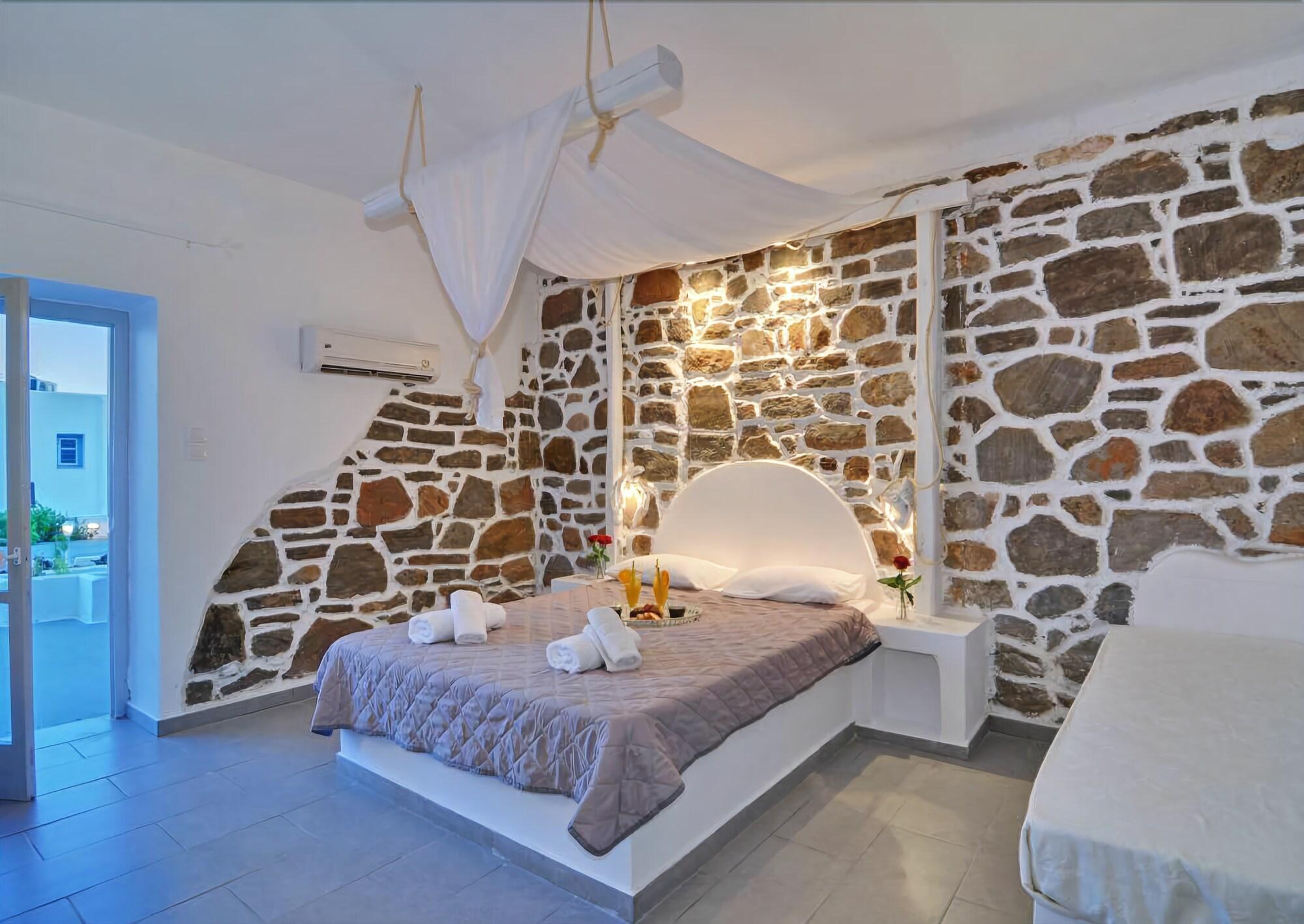 Hotel Adamas Bagian luar foto