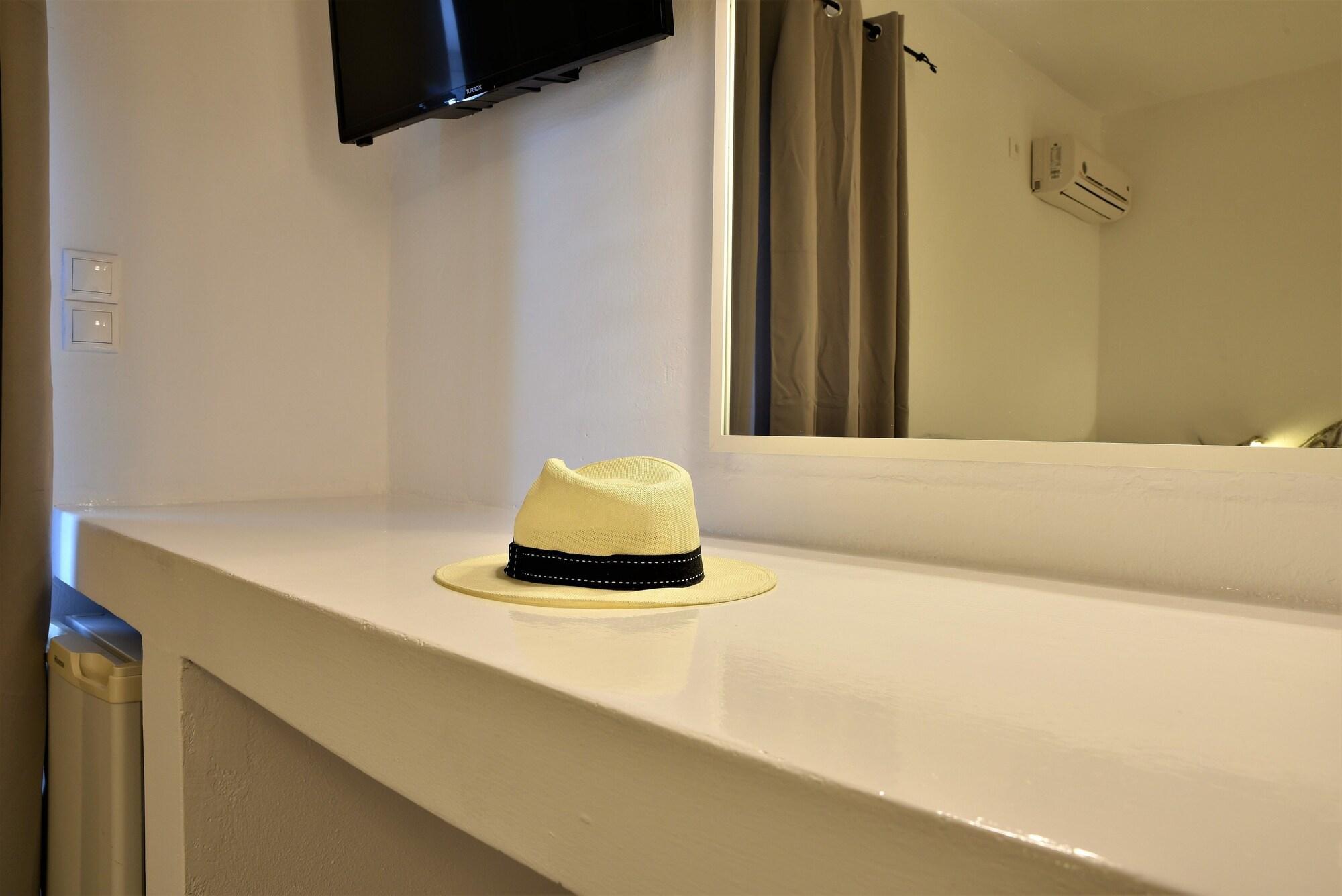 Hotel Adamas Bagian luar foto