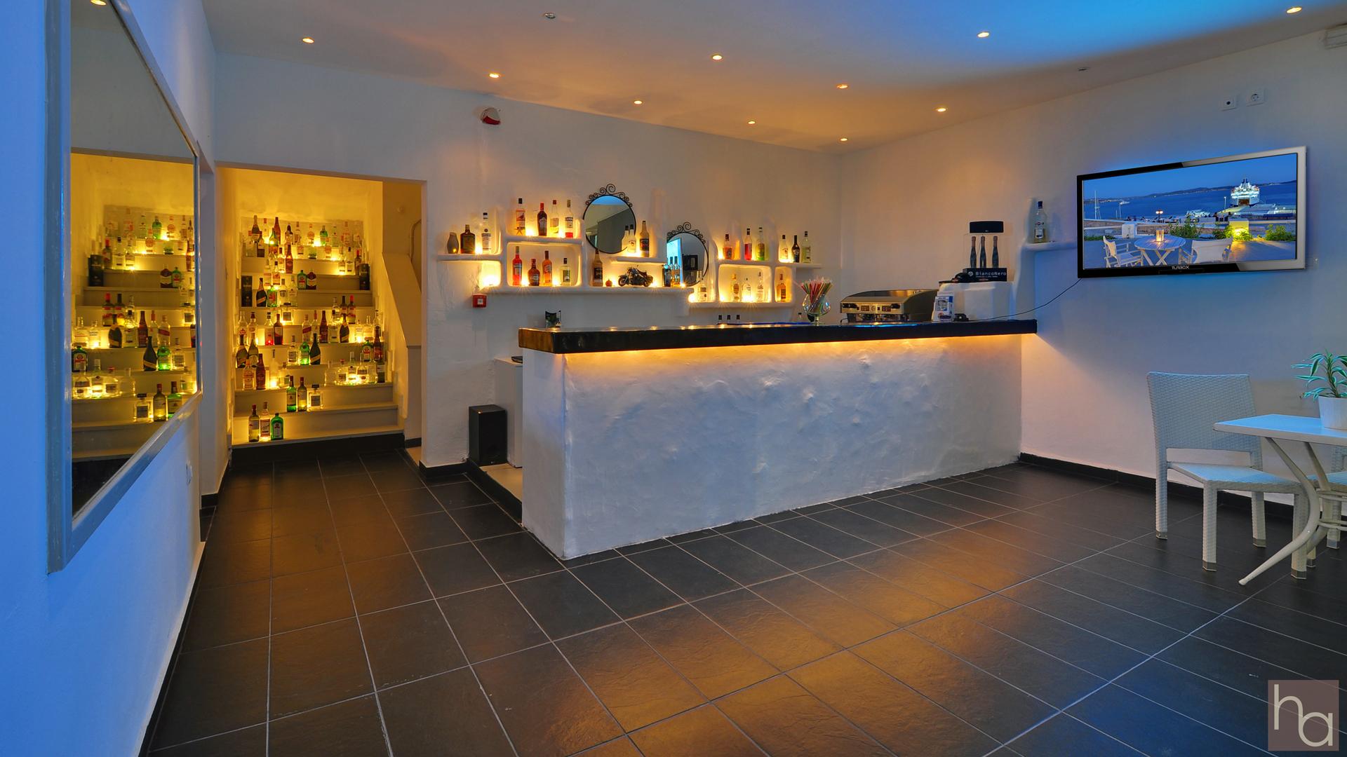 Hotel Adamas Bagian luar foto