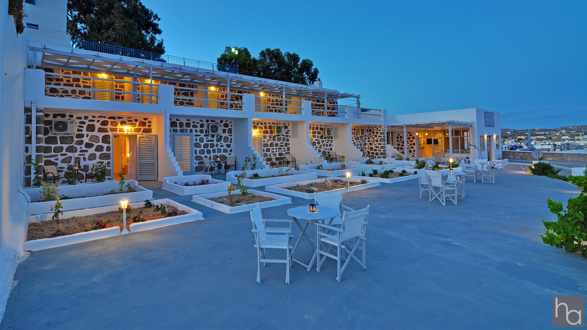 Hotel Adamas Bagian luar foto