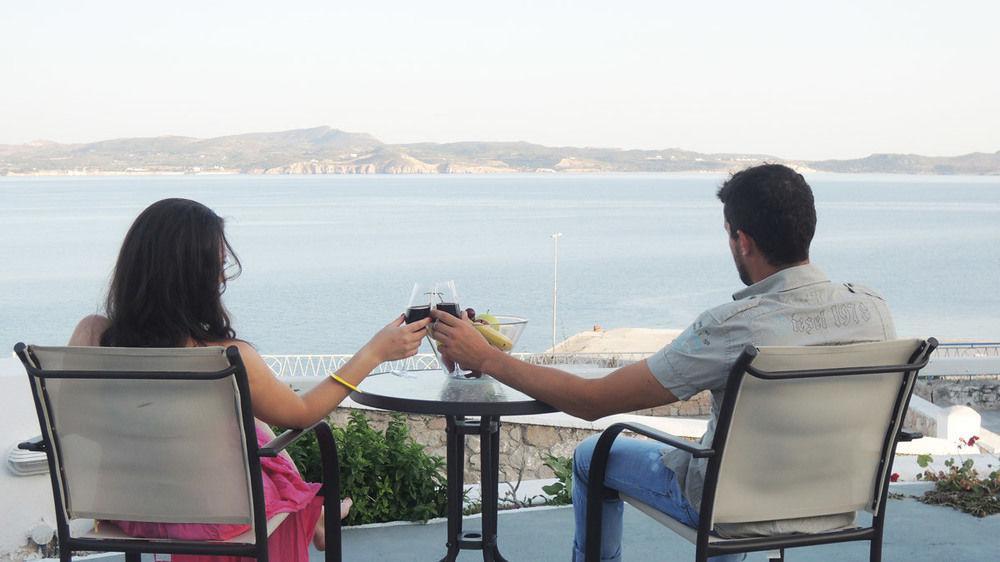 Hotel Adamas Bagian luar foto