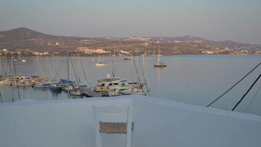 Hotel Adamas Bagian luar foto
