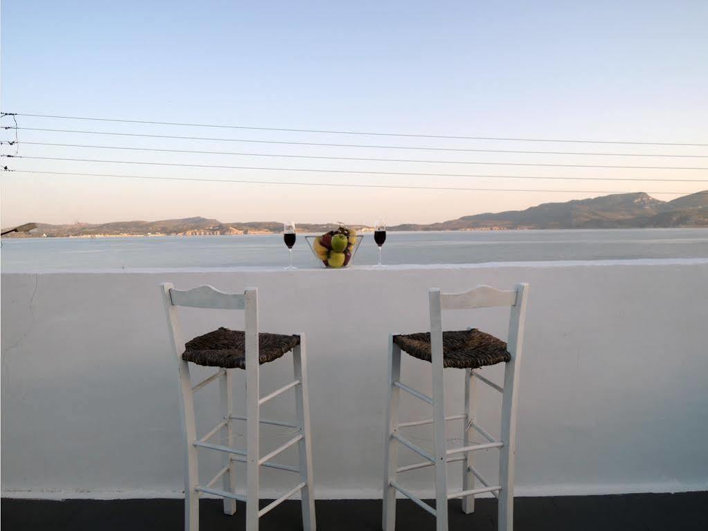 Hotel Adamas Bagian luar foto