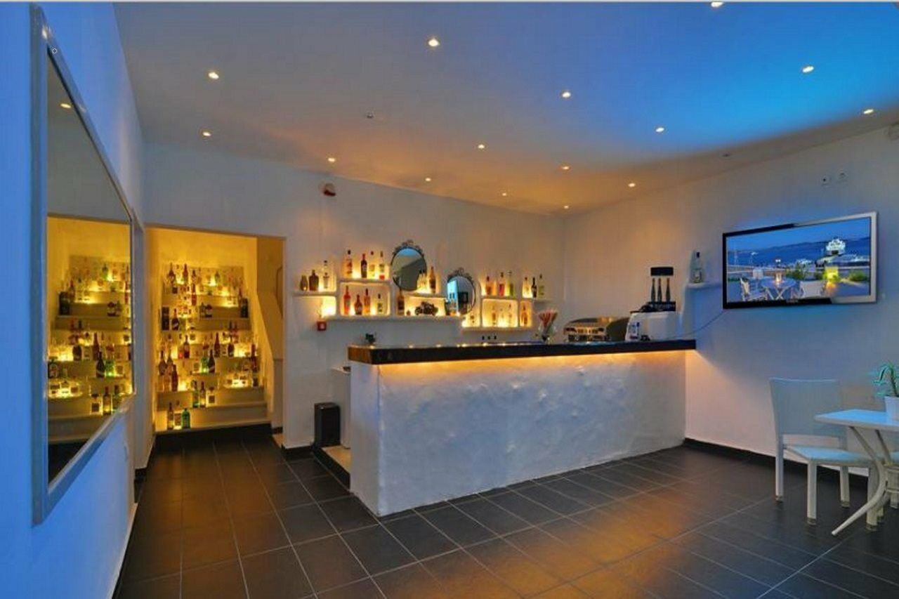 Hotel Adamas Bagian luar foto